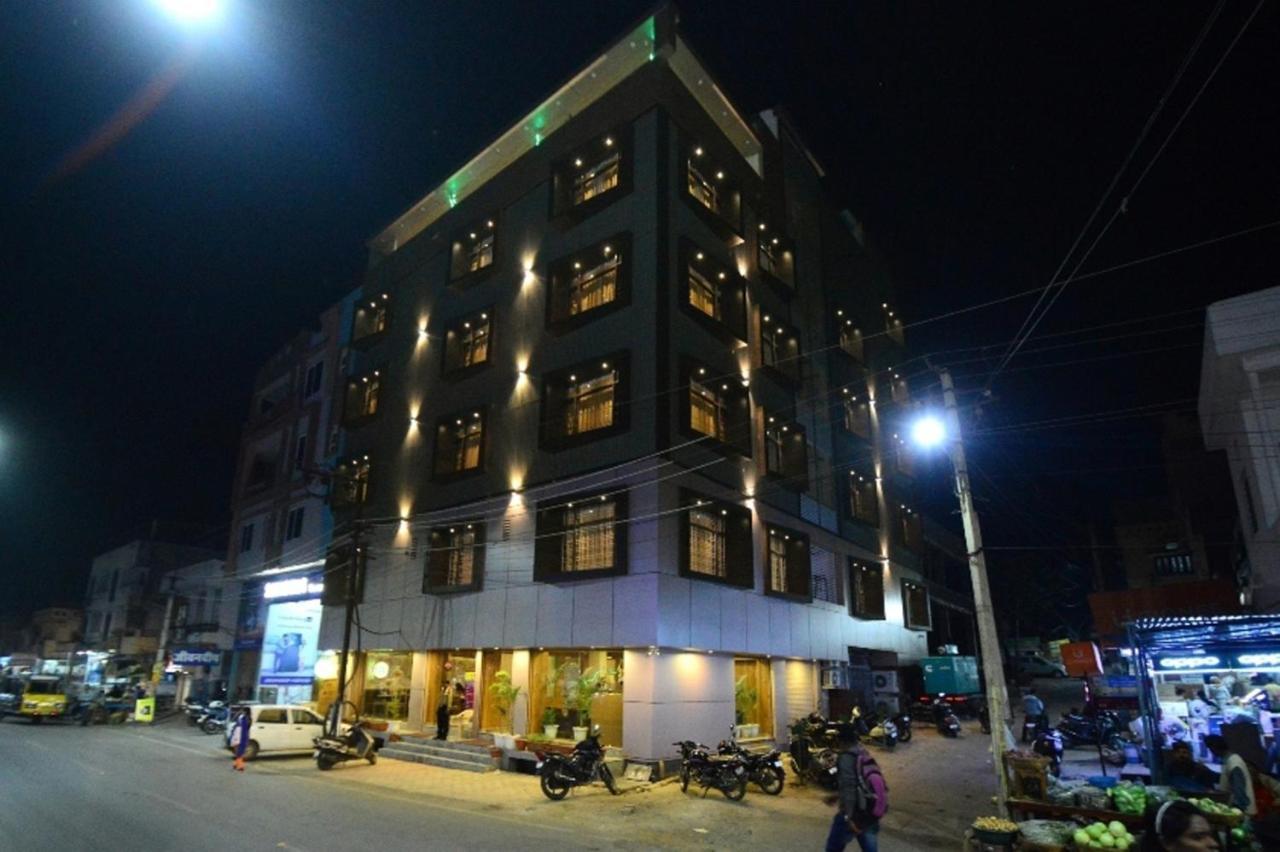 Hopp Inn Udaipur Exterior photo